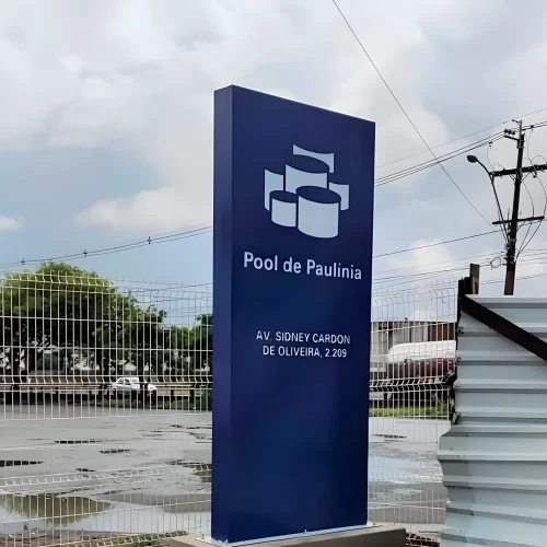 Totem Rauteado - com iluminação interna